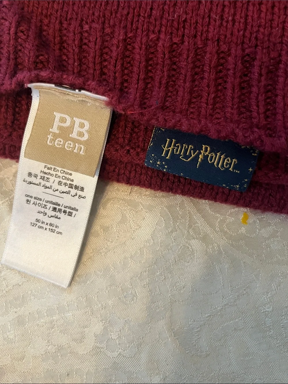 Pottery Barn Maroon, Gold & White Knit Throw Harry Potter, Gryffindor EUC 50x60”